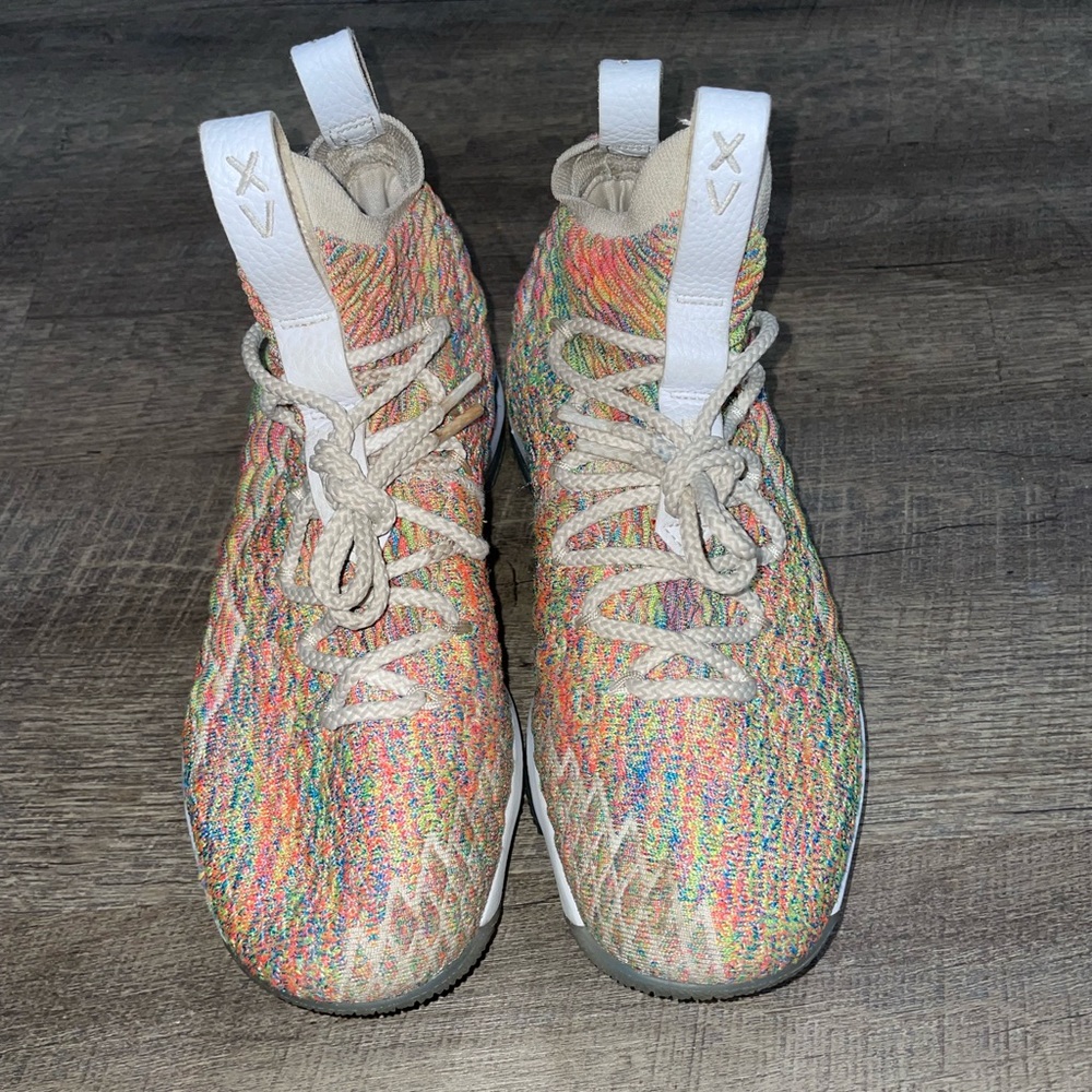 Lebron fruity pebbles size 6.5y